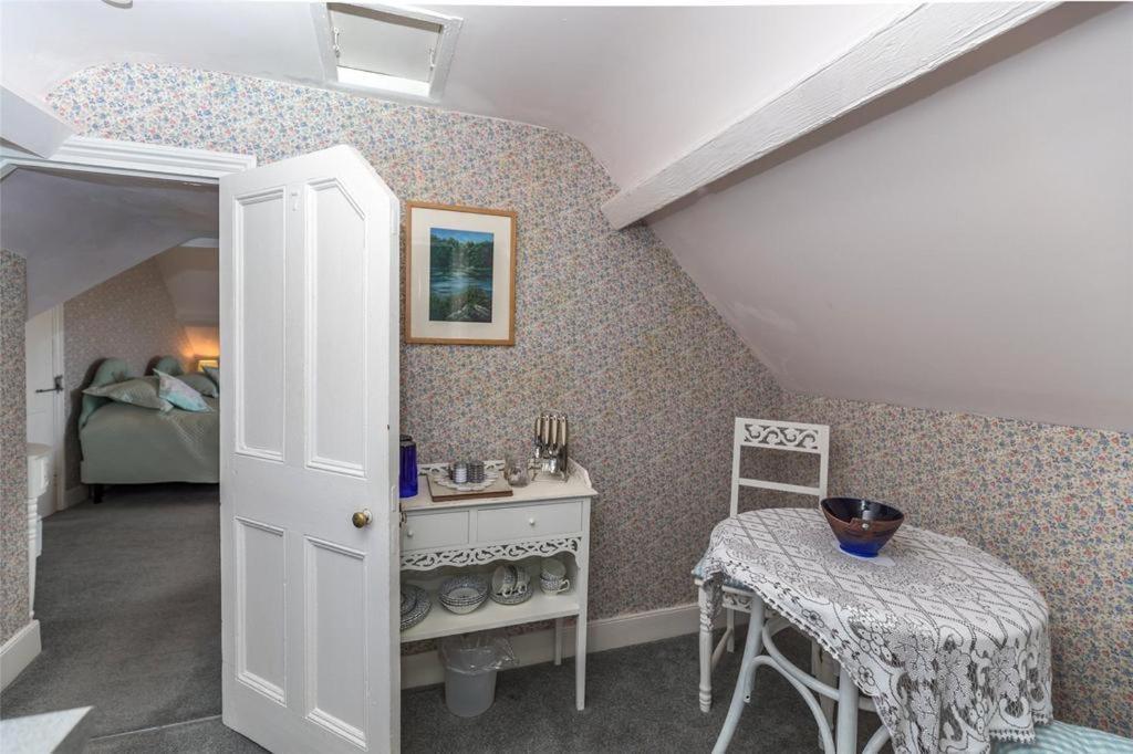Pendyffryn Manor Bed & Breakfast Little Haven Eksteriør bilde