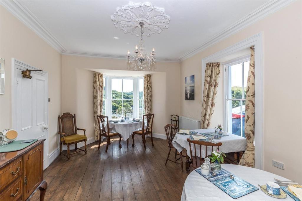 Pendyffryn Manor Bed & Breakfast Little Haven Eksteriør bilde